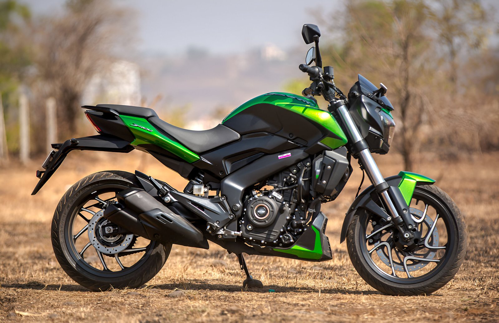 New Bajaj Dominar 400 Super Bike Launched in Low Budget with Premium Look and Advanced Features